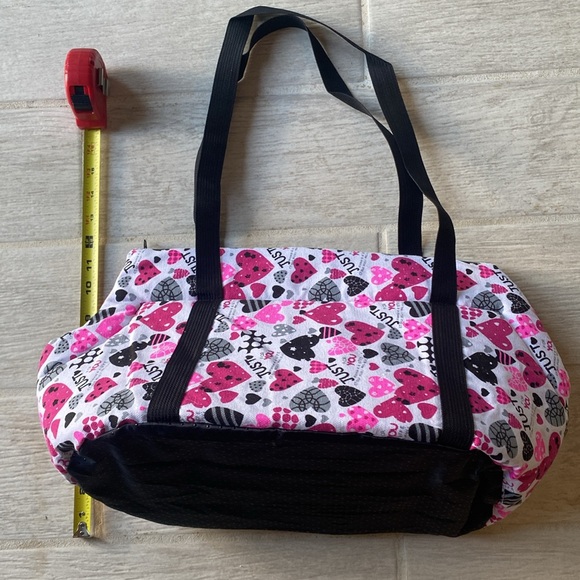 Pet Carrier.10.5”tall x 20”wide x 9”Deep. Long straps. Removable bottom. Zipper - Picture 4 of 8